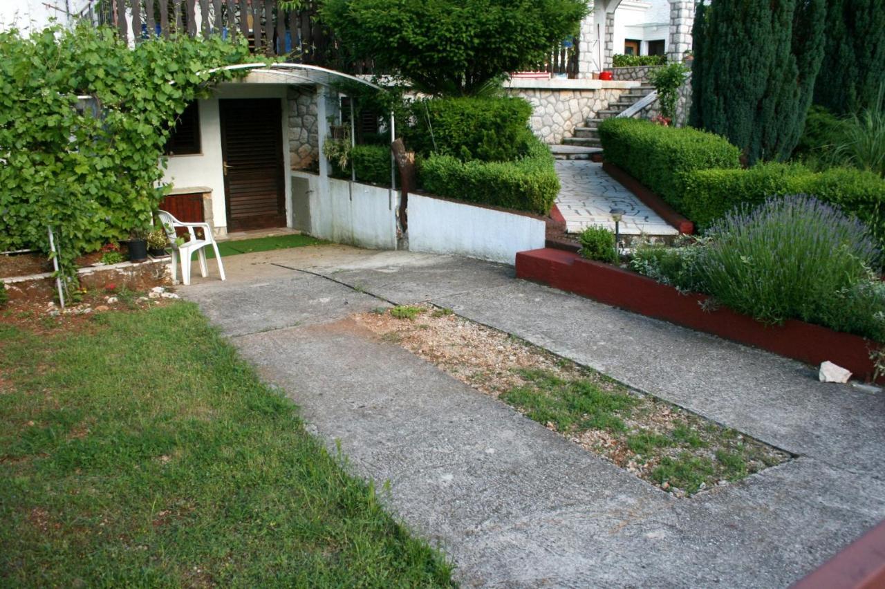 Apartments With A Parking Space Njivice, Krk - 5320 Ngoại thất bức ảnh