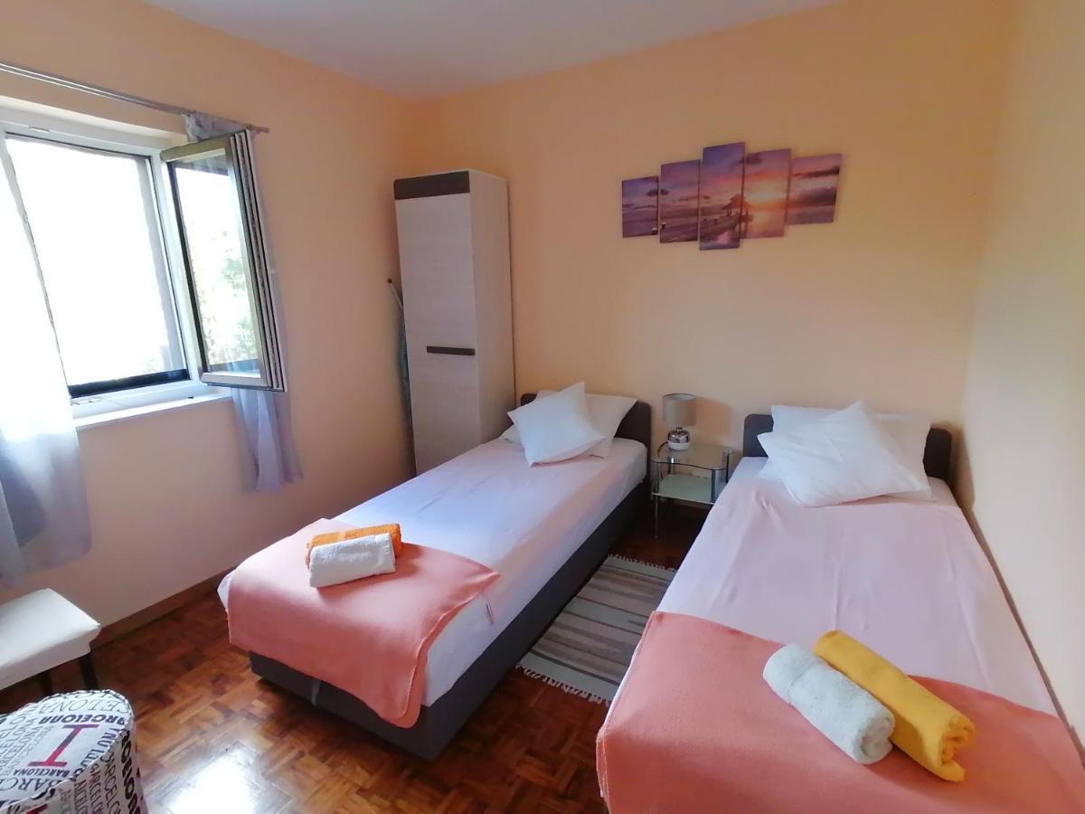 Apartments With A Parking Space Njivice, Krk - 5320 Ngoại thất bức ảnh
